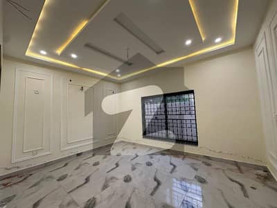 بش ایگزیکٹو ولاز ملتان میں 5 کمروں کا 5 مرلہ مکان 90.0 ہزار میں کرایہ پر دستیاب ہے۔