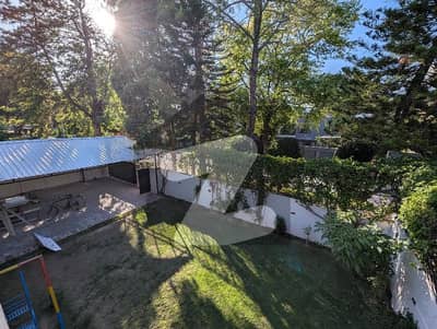 ای ۔ 7 اسلام آباد میں 3 کمروں کا 2 کنال بالائی پورشن 5.2 لاکھ میں کرایہ پر دستیاب ہے۔