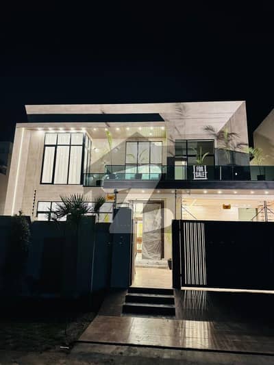 ڈی ایچ اے فیز 1 ۔ سیکٹر ایم ڈی ایچ اے فیز 1,ڈی ایچ اے ڈیفینس,ملتان میں 5 کمروں کا 1 کنال مکان 6.5 کروڑ میں برائے فروخت۔