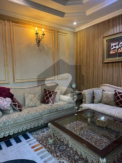 10 Marla Modern House For Sale Corner Double Gate Near To Park