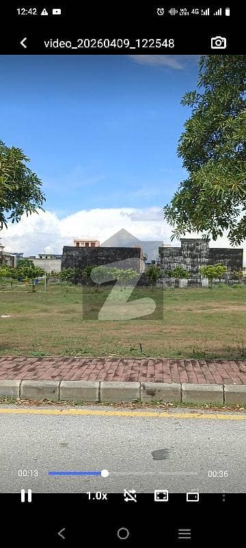 For sale plot sacter E Blvd rod   MR  10 Marla bahria town phase 8 Rawalpindi