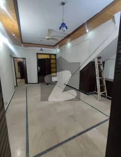 جی ۔ 11 اسلام آباد میں 2 کمروں کا 7 مرلہ زیریں پورشن 1.15 لاکھ میں کرایہ پر دستیاب ہے۔