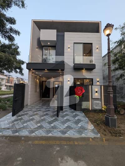 بحریہ ٹاؤن سیکٹر B بحریہ ٹاؤن,لاہور میں 3 کمروں کا 5 مرلہ مکان 1.8 کروڑ میں برائے فروخت۔