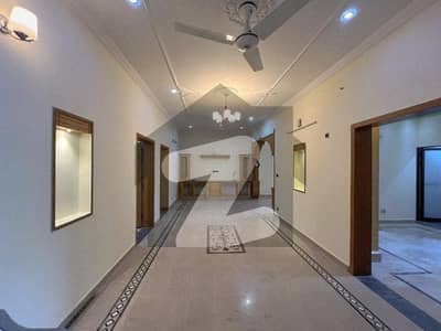 جی ۔ 13/1 جی ۔ 13,اسلام آباد میں 6 کمروں کا 10 مرلہ مکان 2.65 لاکھ میں کرایہ پر دستیاب ہے۔