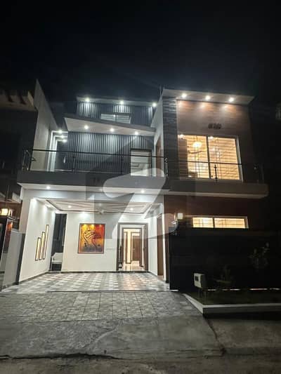 جناح گارڈنز فیز 1 جناح گارڈنز,ایف ای سی ایچ ایس,اسلام آباد میں 4 کمروں کا 7 مرلہ مکان 4.0 کروڑ میں برائے فروخت۔