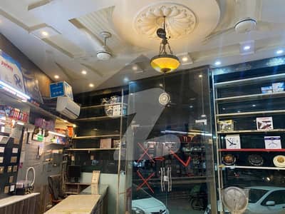 ملتان روڈ لاہور میں 3 مرلہ Studio عمارت 3.8 کروڑ میں برائے فروخت۔