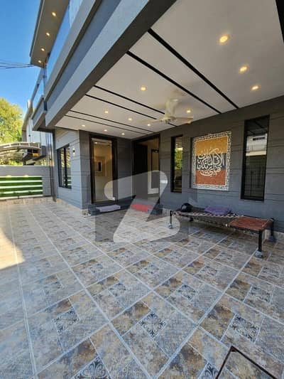 واپڈا ٹاؤن فیز 1 واپڈا ٹاؤن,لاہور میں 5 کمروں کا 10 مرلہ مکان 5.68 کروڑ میں برائے فروخت۔