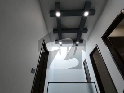 ڈی ایچ اے فیز 7 ایکسٹینشن ڈی ایچ اے ڈیفینس,کراچی میں 4 کمروں کا 4 مرلہ مکان 2.5 لاکھ میں کرایہ پر دستیاب ہے۔