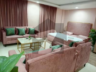 گولڈ کریسٹ مال اینڈ ریزیڈینسی ڈی ایچ اے فیز 4,ڈی ایچ اے ڈیفینس,لاہور میں 3 مرلہ Studio فلیٹ 1.75 لاکھ میں کرایہ پر دستیاب ہے۔