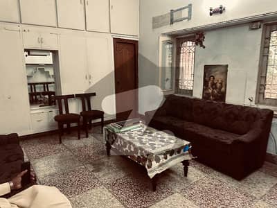 مسلم ٹاؤن لاہور میں 5 کمروں کا 1 کنال مکان 7.95 کروڑ میں برائے فروخت۔