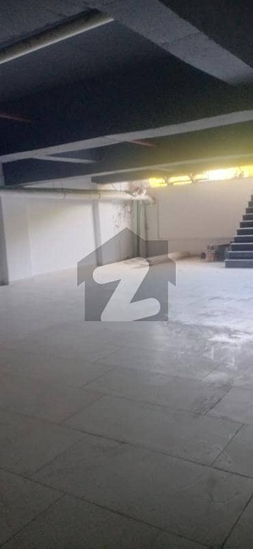 بحریہ ٹاؤن فیز 7 بحریہ ٹاؤن راولپنڈی,راولپنڈی میں 12 مرلہ Studio دفتر 3.1 لاکھ میں کرایہ پر دستیاب ہے۔