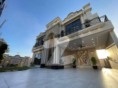 Royal Orchard Multan 1 Kanal Classical House for Sale:  - Main Boulevard - A+ Construction - Demand: 7 crore 50 lac  Mazeed maloomat ke liye rabta karen