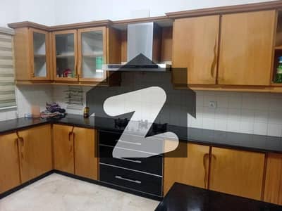 DHA PHASE 2 BLOCK R 2 KANAL SOLID HOUSE BASEMENT FOR SALE AVAILABLE