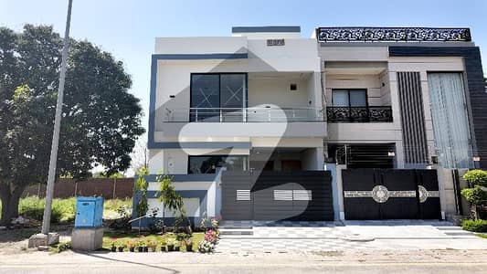 ڈریمز گارڈنز فیز 2 ڈریم گارڈنز,ڈیفینس روڈ,لاہور میں 4 کمروں کا 5 مرلہ مکان 2.55 کروڑ میں برائے فروخت۔