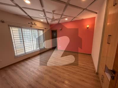 بحریہ انکلیو - سیکٹر اے بحریہ انکلیو,بحریہ ٹاؤن,اسلام آباد میں 2 کمروں کا 10 مرلہ بالائی پورشن 76.0 ہزار میں کرایہ پر دستیاب ہے۔