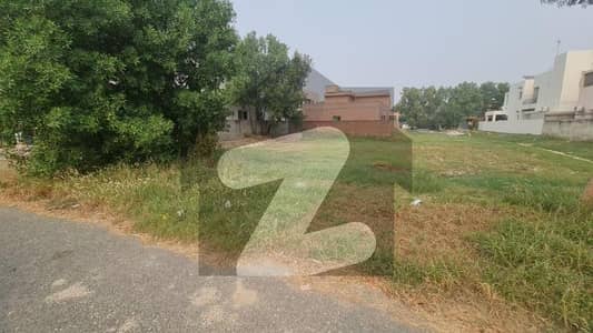 10.5 marla corner plot available in Phase 4 kk block