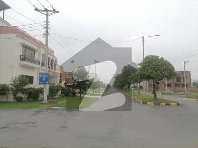 واپڈا سٹی ۔ بلاک ایچ واپڈا سٹی,فیصل آباد میں 1 کنال رہائشی پلاٹ 3.25 کروڑ میں برائے فروخت۔