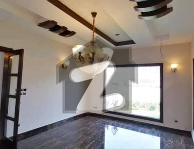 Prime Location Upper Portion Sized 400 Square Yards Available For Sale In Federal B Area - Block 10