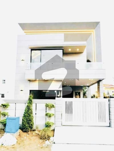 5 MARLA MODERN HOUSE FOR SALE IN DHA 9 TOWN.