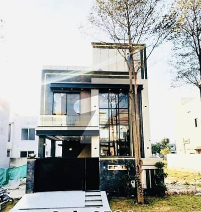 ڈی ایچ اے 9 ٹاؤن ڈیفنس (ڈی ایچ اے),لاہور میں 3 کمروں کا 5 مرلہ مکان 2.22 کروڑ میں برائے فروخت۔