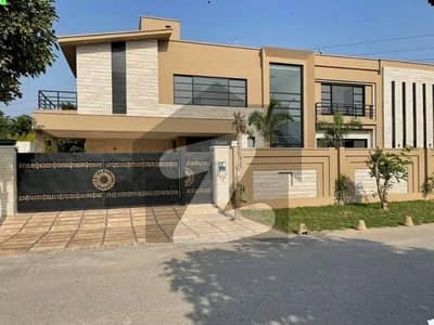 20 MARLA ELEGANT AND FULLY MAINTAINED SUPER HOT LOCATED BRAND NEW BUNGALOW IS AVAILABLE IN THE BEST BLOCK OF DHA LAHORE.