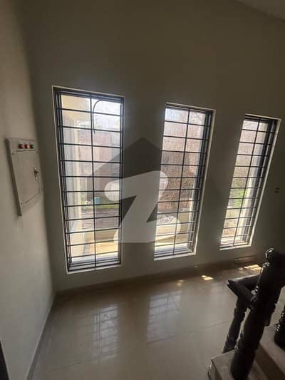 2 Bed 8 Marla Upper Portion Available For Rent In Lalazar Tulsa Road Near Saint Merry School