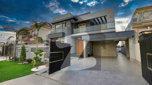 ڈی ایچ اے فیز 7 ڈیفنس (ڈی ایچ اے),لاہور میں 5 کمروں کا 1 کنال مکان 8.75 کروڑ میں برائے فروخت۔