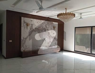 این ایف سی 1 لاہور میں 7 کمروں کا 1 کنال مکان 8.5 کروڑ میں برائے فروخت۔