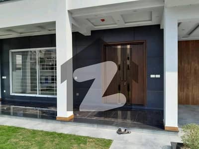 ڈی ایچ اے فیز 7 - بلاک ایس فیز 7,ڈیفنس (ڈی ایچ اے),لاہور میں 3 کمروں کا 1 کنال بالائی پورشن 1.05 لاکھ میں کرایہ پر دستیاب ہے۔