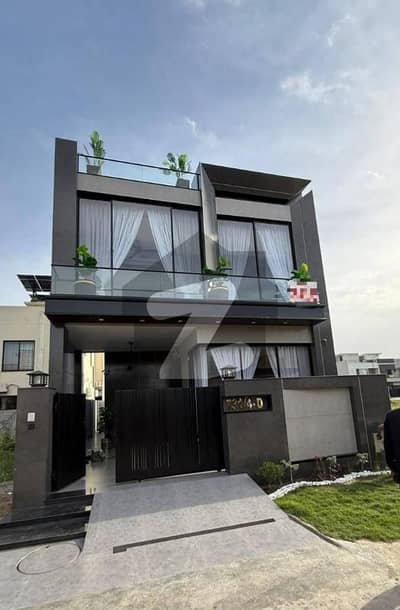 ڈی ایچ اے 9 ٹاؤن ڈیفنس (ڈی ایچ اے),لاہور میں 3 کمروں کا 5 مرلہ مکان 2.85 کروڑ میں برائے فروخت۔