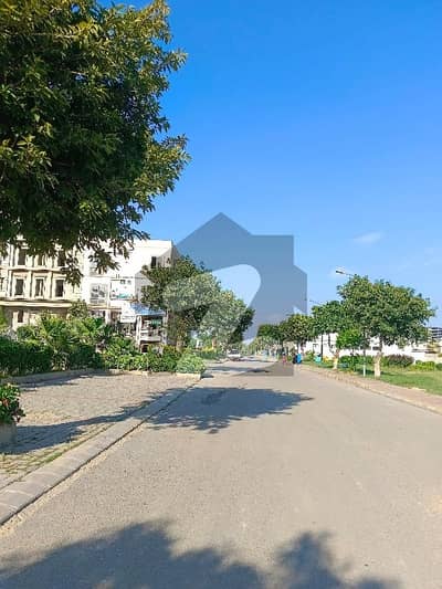 ٹاپ سٹی 1 - بلاک ڈی ٹاپ سٹی 1,اسلام آباد میں 10 مرلہ رہائشی پلاٹ 2.05 کروڑ میں برائے فروخت۔