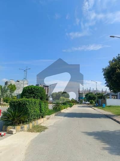 ٹاپ سٹی 1 - بلاک بی ٹاپ سٹی 1,اسلام آباد میں 1 کنال رہائشی پلاٹ 2.75 کروڑ میں برائے فروخت۔