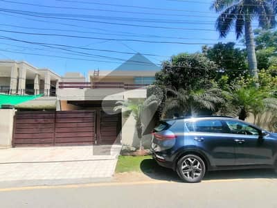 ماڈل ٹاؤن ۔ بلاک پی ماڈل ٹاؤن,لاہور میں 4 کمروں کا 1 کنال مکان 9.15 کروڑ میں برائے فروخت۔