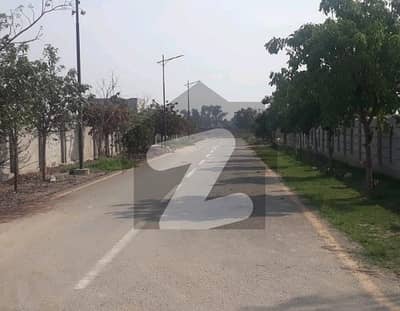 ڈیفنس ویو فارمز بی آر بی کینال روڈ,لاہور میں 4 کنال رہائشی پلاٹ 4.2 کروڑ میں برائے فروخت۔