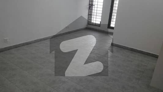 SEAVIEW APARTMENT GROUND FLOOR FOR SALE