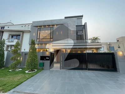 A BEAUTIFUL 10 MARLA HOUSE FOR SALE IN OVERSEAS B BAHRIA TOWN LAHORE