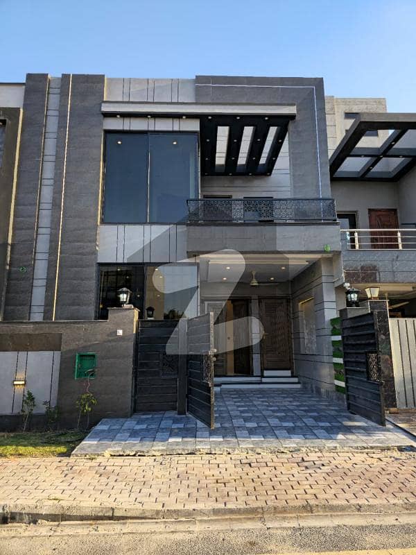 OWNER BUILD HOUSE A+ CONSTRUCTION 5 MARLA FOR SALE IN THE HEART OF BAHRIA TOWN LAHORE OWNER BUILD HOUSE A+ CONSTRUCTION 5 MARLA FOR SALE IN THE HEART OF BAHRIA TOWN LAHORE