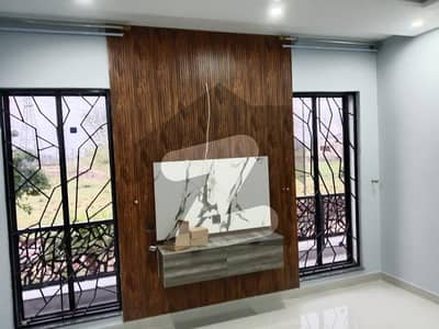 فضائیہ ہاؤسنگ سکیم فیز 1 فضائیہ ہاؤسنگ سکیم,لاہور میں 3 کمروں کا 1 کنال بالائی پورشن 1.3 لاکھ میں کرایہ پر دستیاب ہے۔