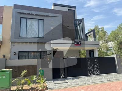 10 MARLA BEAUTIFUL HOUSE FOR SALE IN OVERSEAS B BAHRIA TOWN LAHORE