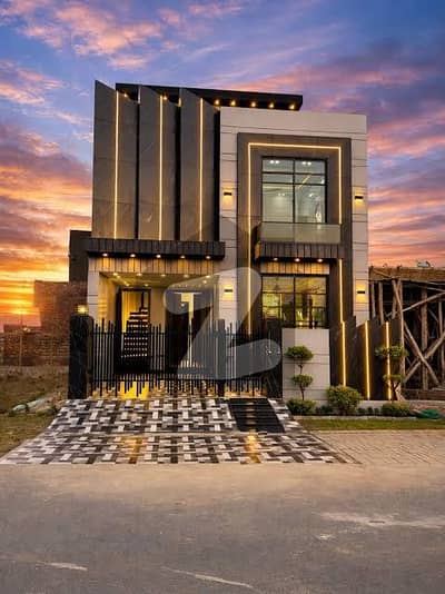 ڈی ایچ اے 9 ٹاؤن ڈیفنس (ڈی ایچ اے),لاہور میں 3 کمروں کا 5 مرلہ مکان 2.4 کروڑ میں برائے فروخت۔