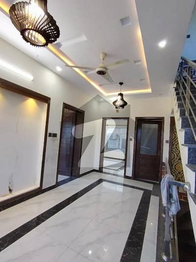 جی ۔ 13/4 جی ۔ 13,اسلام آباد میں 4 کمروں کا 4 مرلہ مکان 3.45 کروڑ میں برائے فروخت۔