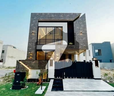 BANKERS AVENUE 5 MARLA BRAND NEW HOUSE FOR SALE