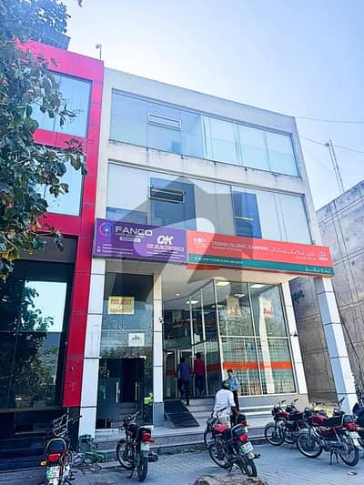 ڈی ایچ اے فیز 2 - بلاک کیو فیز 2,ڈیفنس (ڈی ایچ اے),لاہور میں 8 مرلہ Studio عمارت 15.9 کروڑ میں برائے فروخت۔