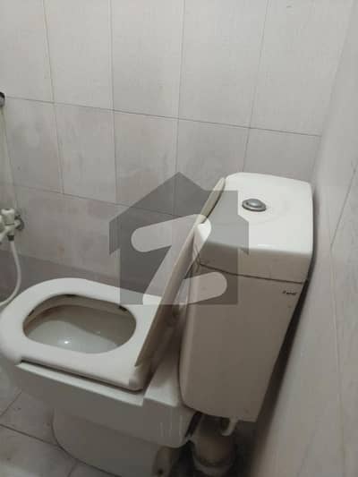 ای ۔ 11 اسلام آباد میں 3 کمروں کا 10 مرلہ بالائی پورشن 80.0 ہزار میں کرایہ پر دستیاب ہے۔