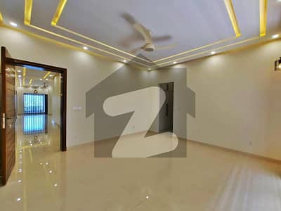 ڈی ایچ اے ڈیفینس فیز 2 ڈی ایچ اے ڈیفینس,اسلام آباد میں 1 کنال بالائی پورشن 1.3 لاکھ میں کرایہ پر دستیاب ہے۔