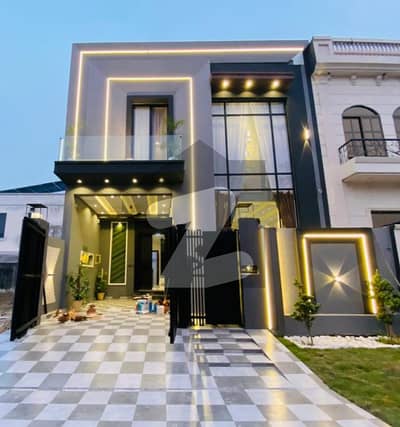 سٹی ہاؤسنگ سوسائٹی گوجرانوالہ میں 4 کمروں کا 5 مرلہ مکان 2.1 کروڑ میں برائے فروخت۔