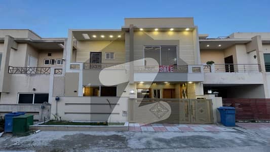 بحریہ ٹاؤن فیز 8 ۔ عمر بلاک بحریہ ٹاؤن فیز 8 ۔ سفاری ویلی,بحریہ ٹاؤن فیز 8,بحریہ ٹاؤن راولپنڈی,راولپنڈی میں 5 کمروں کا 7 مرلہ مکان 3.2 کروڑ میں برائے فروخت۔