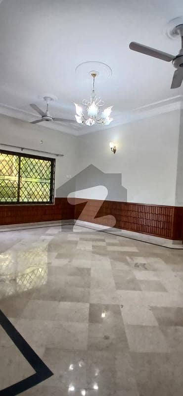 ایف ۔ 10 اسلام آباد میں 5 کمروں کا 1 کنال مکان 25.0 کروڑ میں برائے فروخت۔