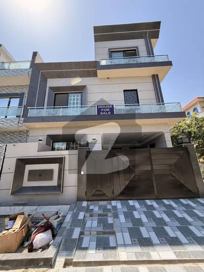 5 MARLA BRAND NEW CORNER + FACING PARK TRIPLE STORY HOUSE AVAILABLE FOR SALE IN CANAL GARDEN NEAR BAHRIA TOWN LAHORE