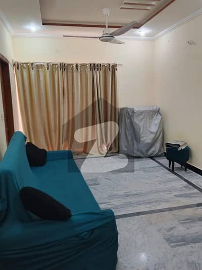 only female room for rent location i-10/2